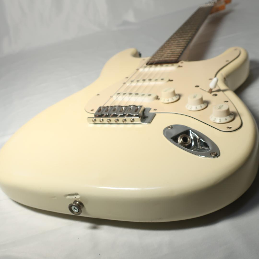 Mavis ストラトタイプ エレキギター ケース付 軽量ボディ