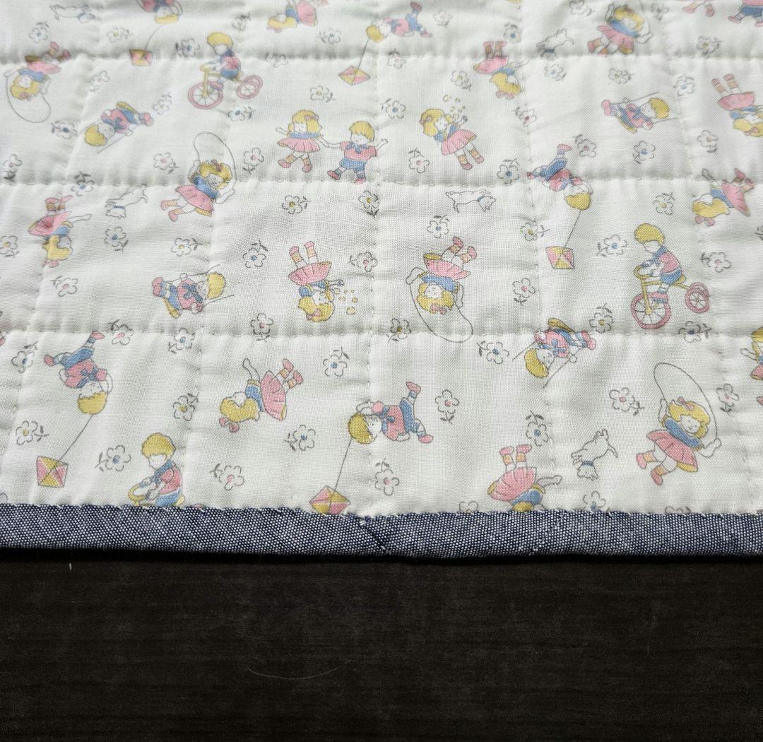 ビンテージフィードサックのキルト パッチワークキルト - メルカリ