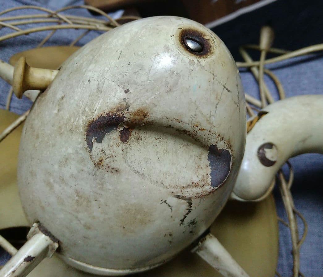 HITACHI♪ヒタチ、レトロなアヒル型？扇風機です(⌒▽⌒)