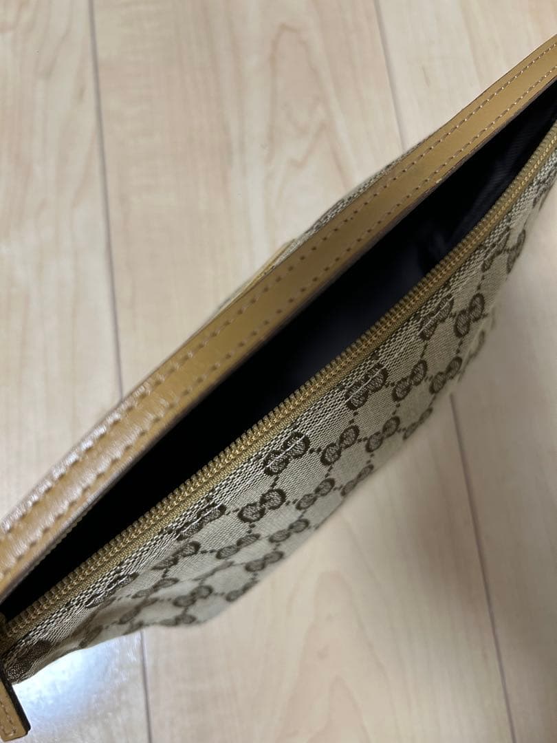 GUCCI ベージュ GGパターン アクセサリーポーチ　ハンドバッグ