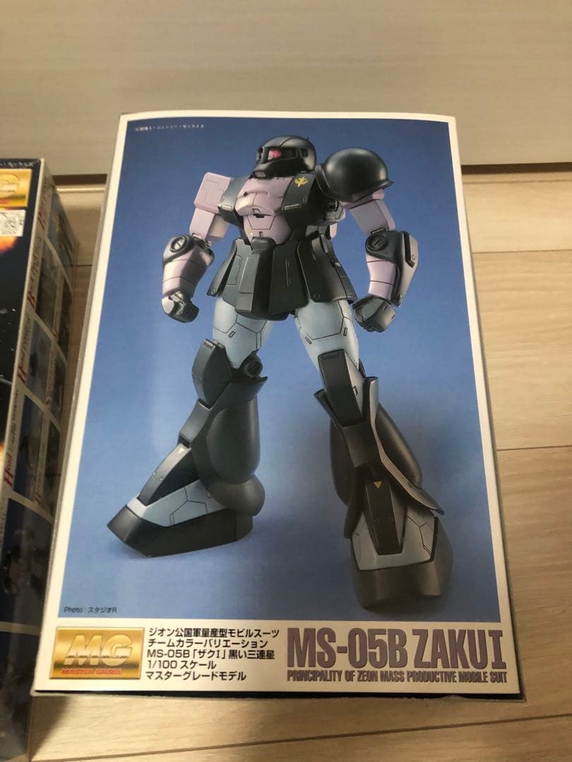 mg未組立 ザクⅠ 黒い三連星 - メルカリ