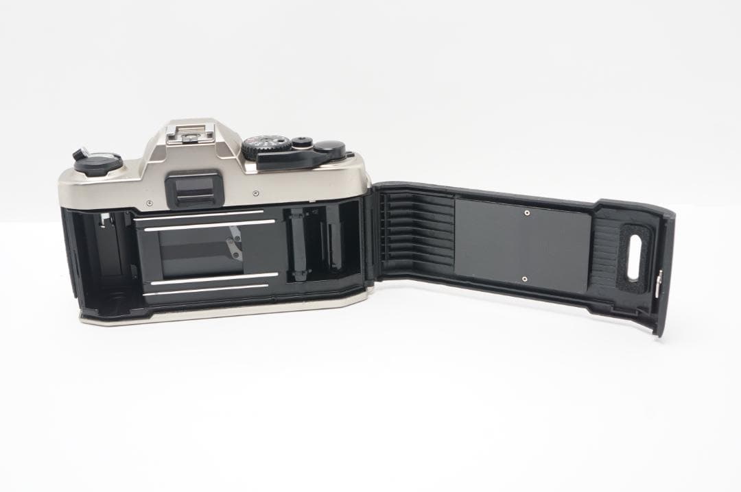 FM10 中古品 Nikon FM10 フィルムカメラ 美品 専用ケース付き 美品