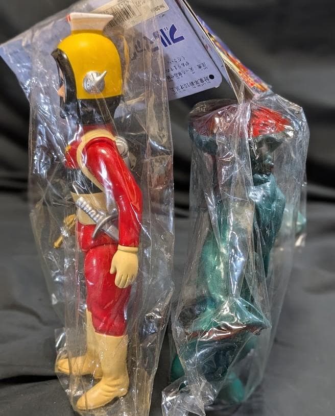 キャプテンウルトラ＆バンデル星人（ブルマァク復刻）未開封ソフビ2体