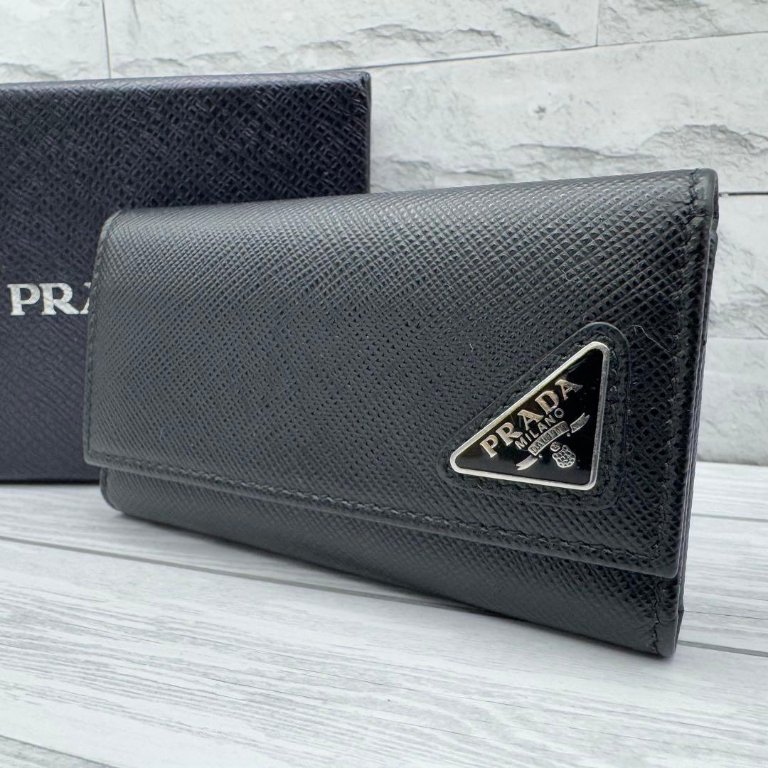 【美品】PRADA　キーケース　6連 三角ロゴ　 サフィアーノ ブラック 極美品○ PRADA プラダ キーケース 6連 三角ロゴ サフィアーノ レザー