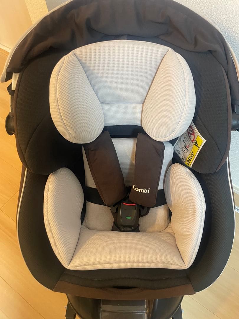美品　Combi クルムーヴスマート ISOFIX エッグショック Neo