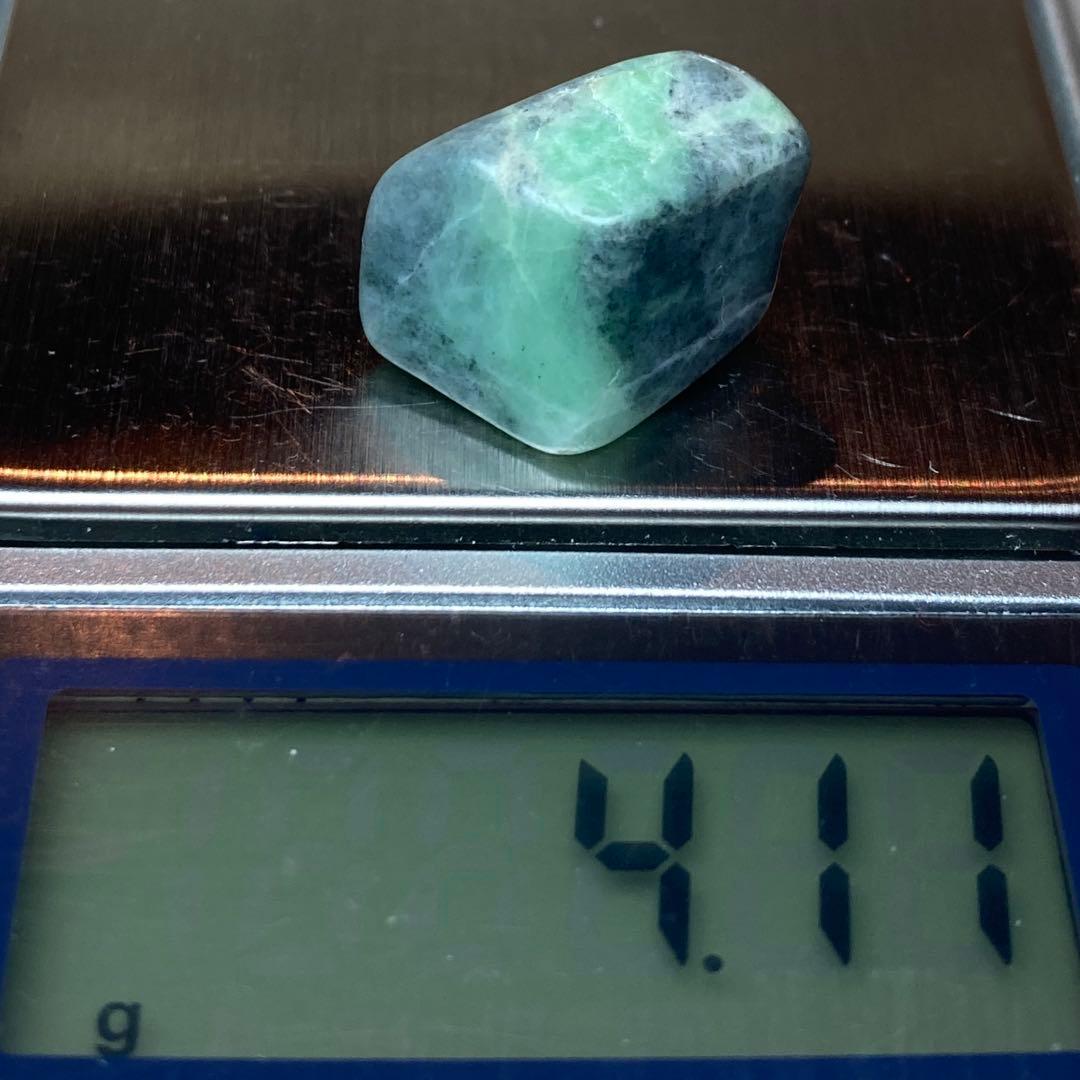 糸魚川翡翠 金山谷 翡翠 原石 4.1g - メルカリ