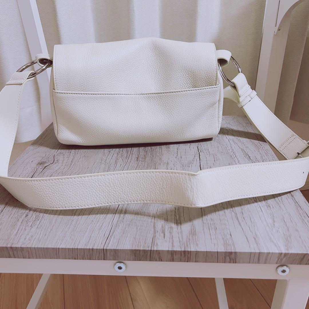 BEARDSLEY 本革レザーボディバッグ