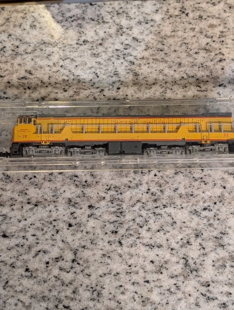 S*F様 KATO UNION PACIFIC #32 アメリカ型ディーゼル機関