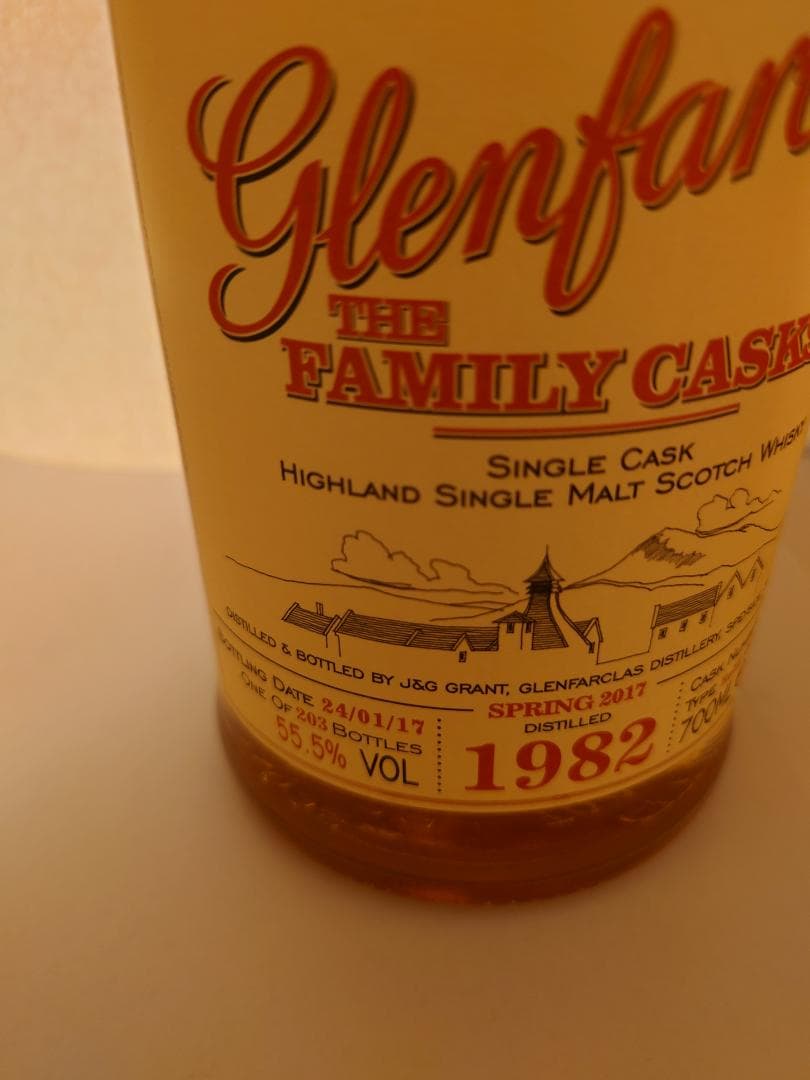 グレンファークラス ファミリーカスク 1982-2017 55.5% #2215 - メルカリ