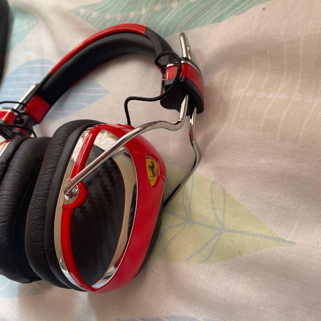 Ferrariヘッドフォン 新品未使用 早い者勝ち Ferrariヘッドフォン 新品