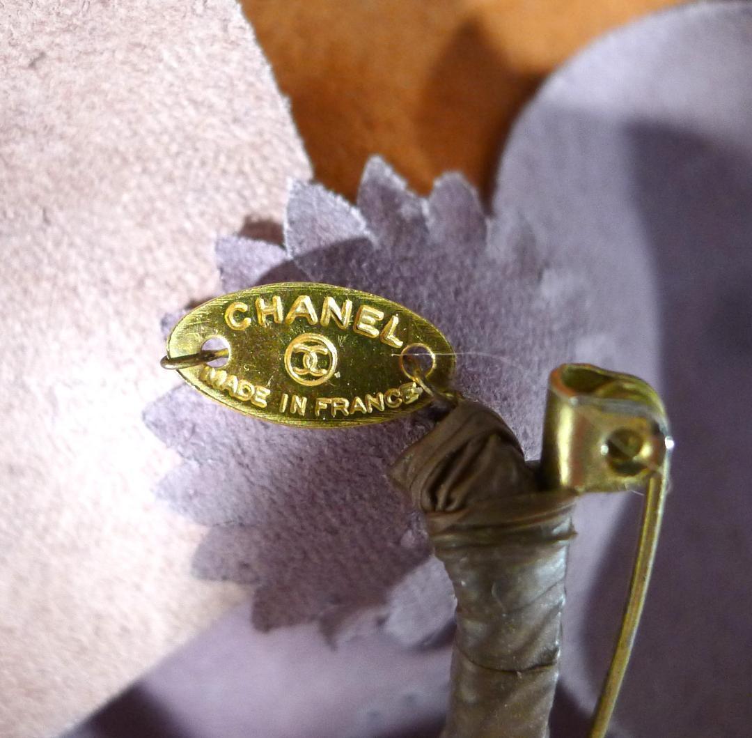 ◇【シャネル】フランス製イエロー＆ブロンズカラーカメリアレザー