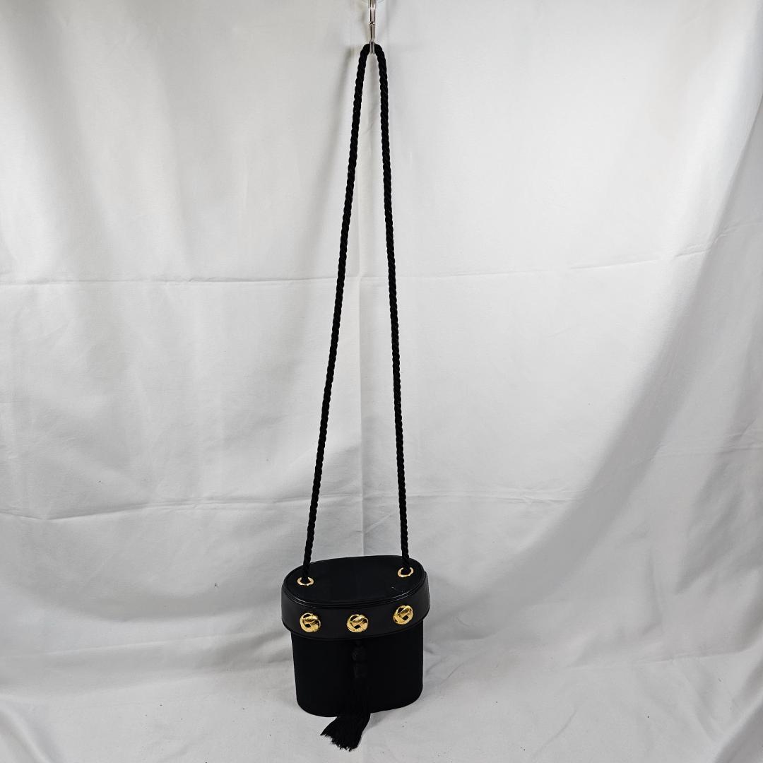 ✨美品✨フェラガモ 斜め掛けショルダーバッグ ミニ タッセル 黒✨