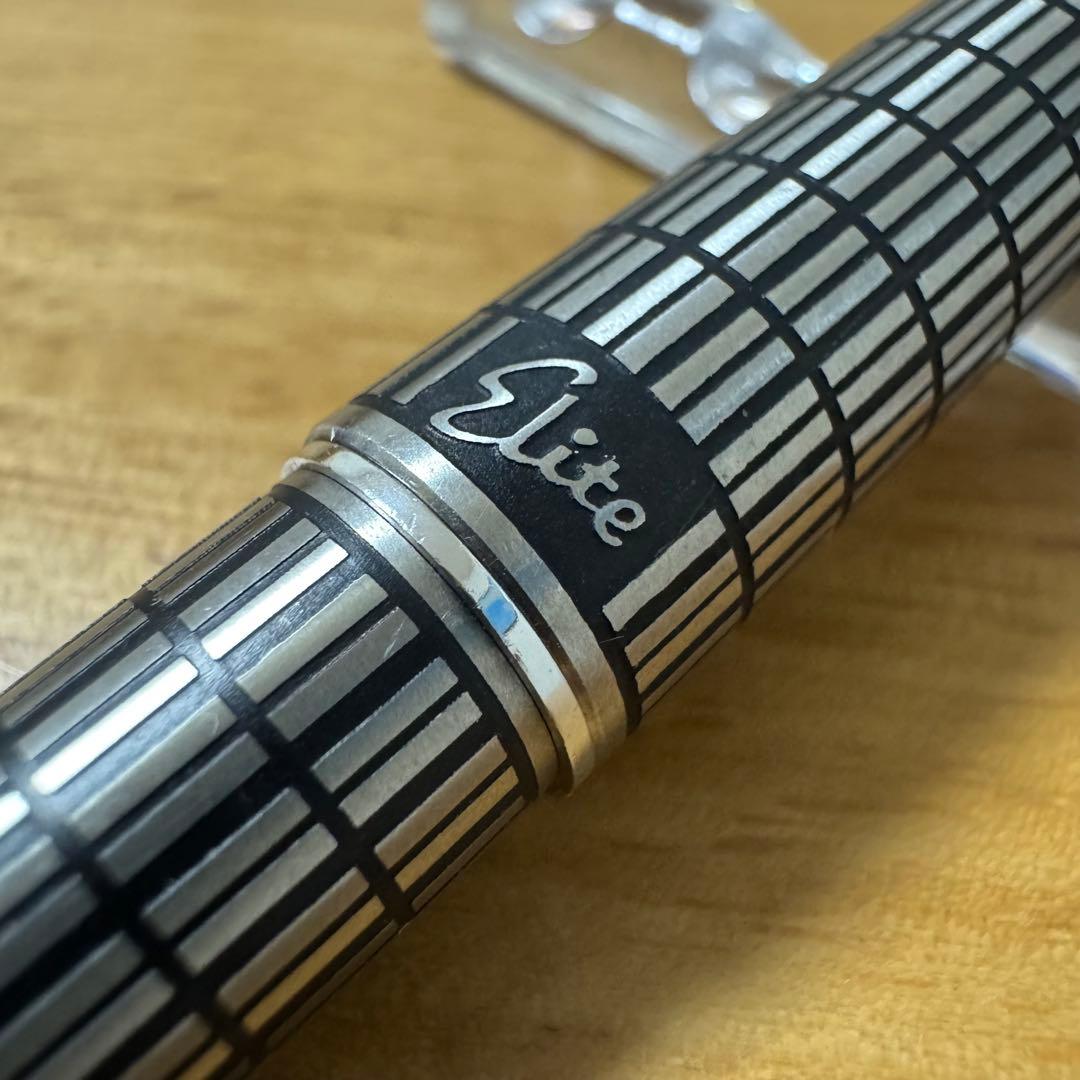 廃盤 パイロット Elite エリート 格子 万年筆 18K 750 F 蝕刻 ショップ