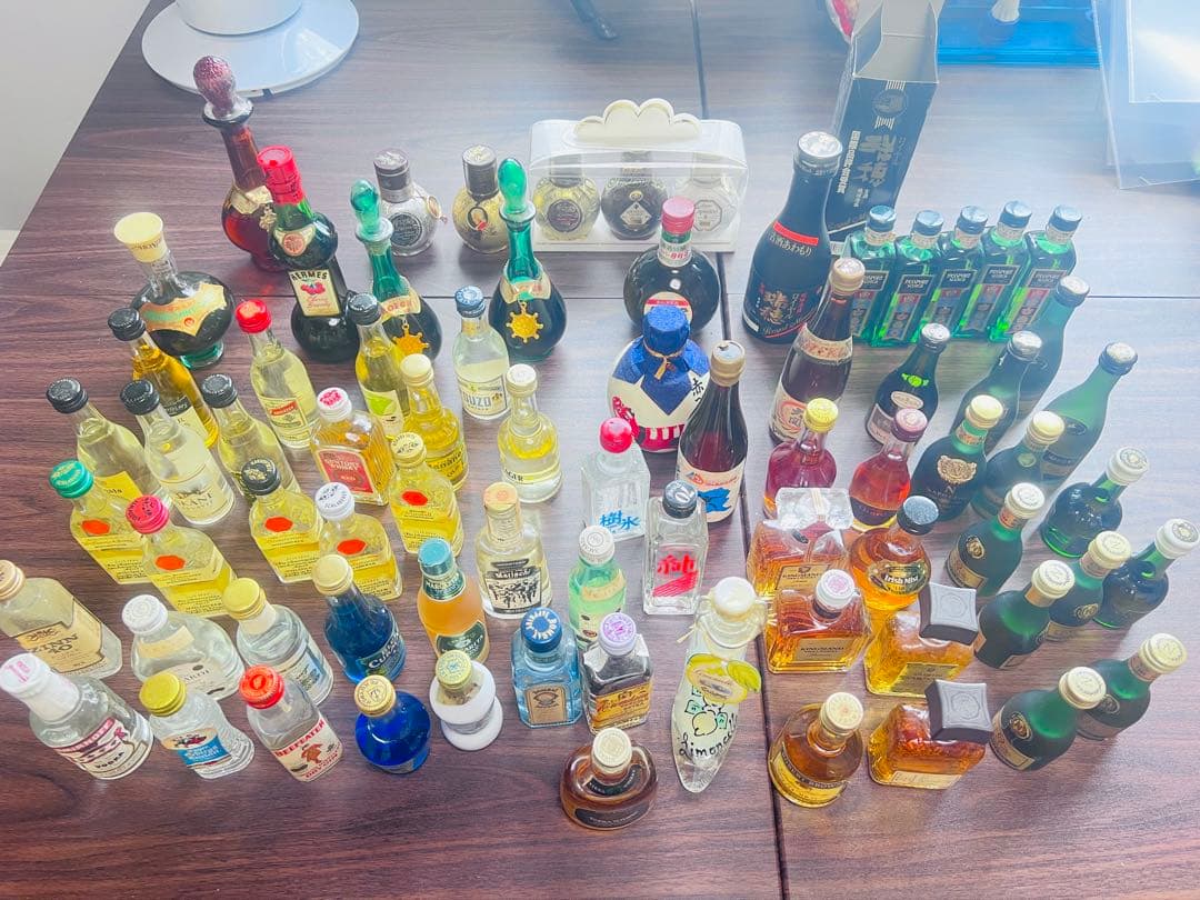 ー*う様 oo3古酒ミニボトルウイスキー、ブランデー、リキュールなど 約