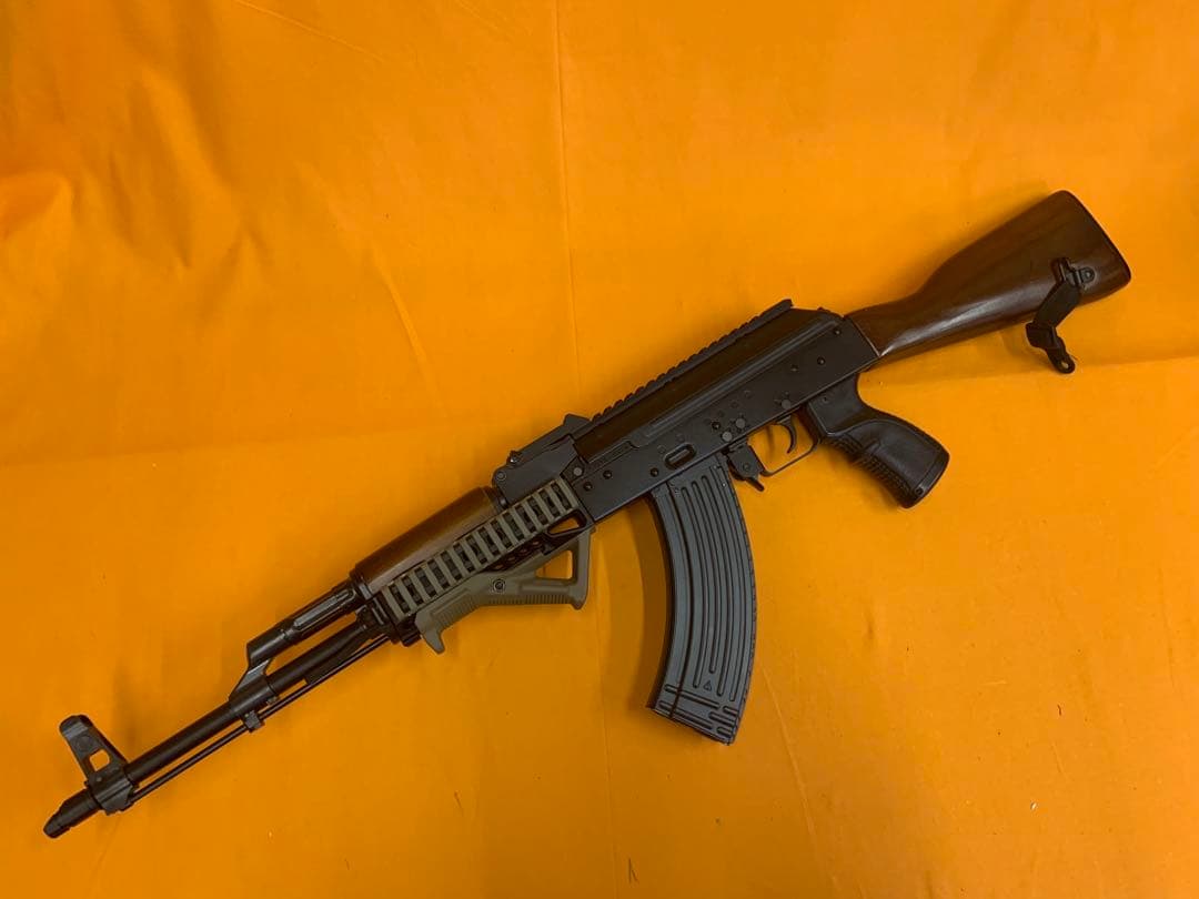 東京マルイ AKM ガスブロ木製ストック ハンドガード 付き　予備マガジン2本