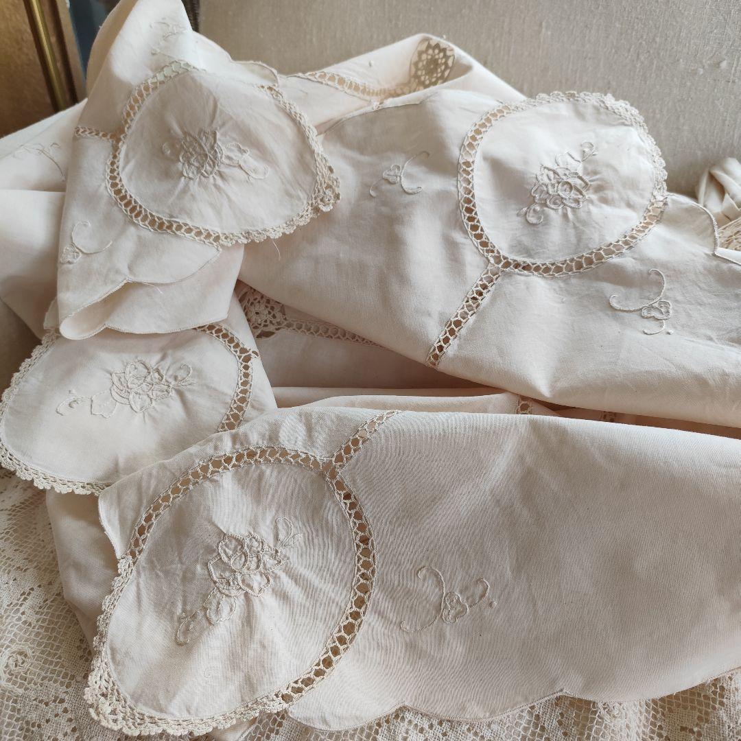 手刺繍入りパネル クロッシェ編みレース繋ぎ 生成り テーブルクロス