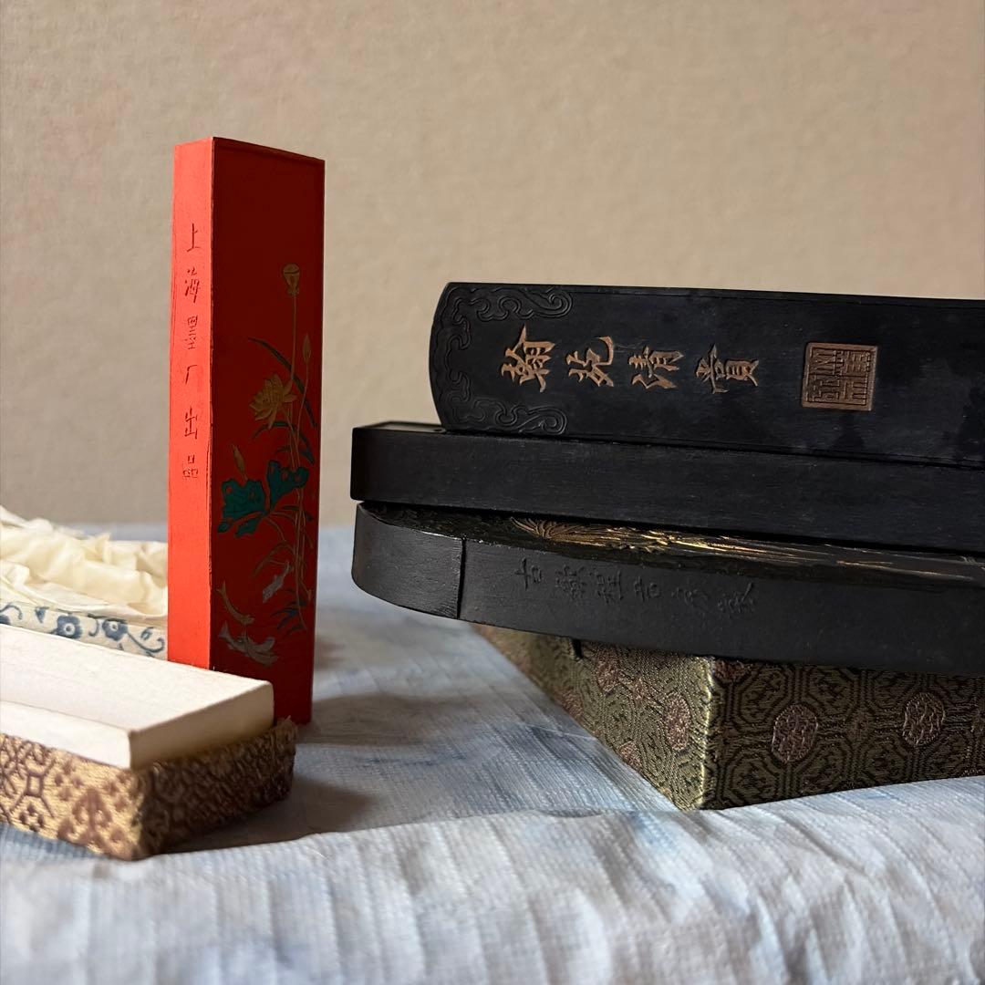 墨 唐墨 文房四宝 中国 朱墨 魚戯蓮 書画 書道 硯 - メルカリ