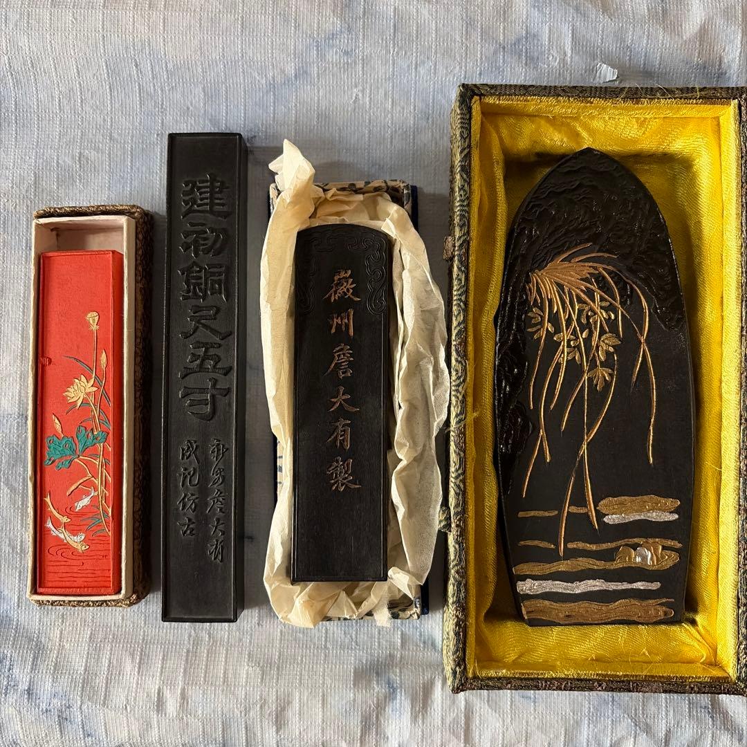 墨 唐墨 文房四宝 中国 朱墨 魚戯蓮 書画 書道 硯 - メルカリ