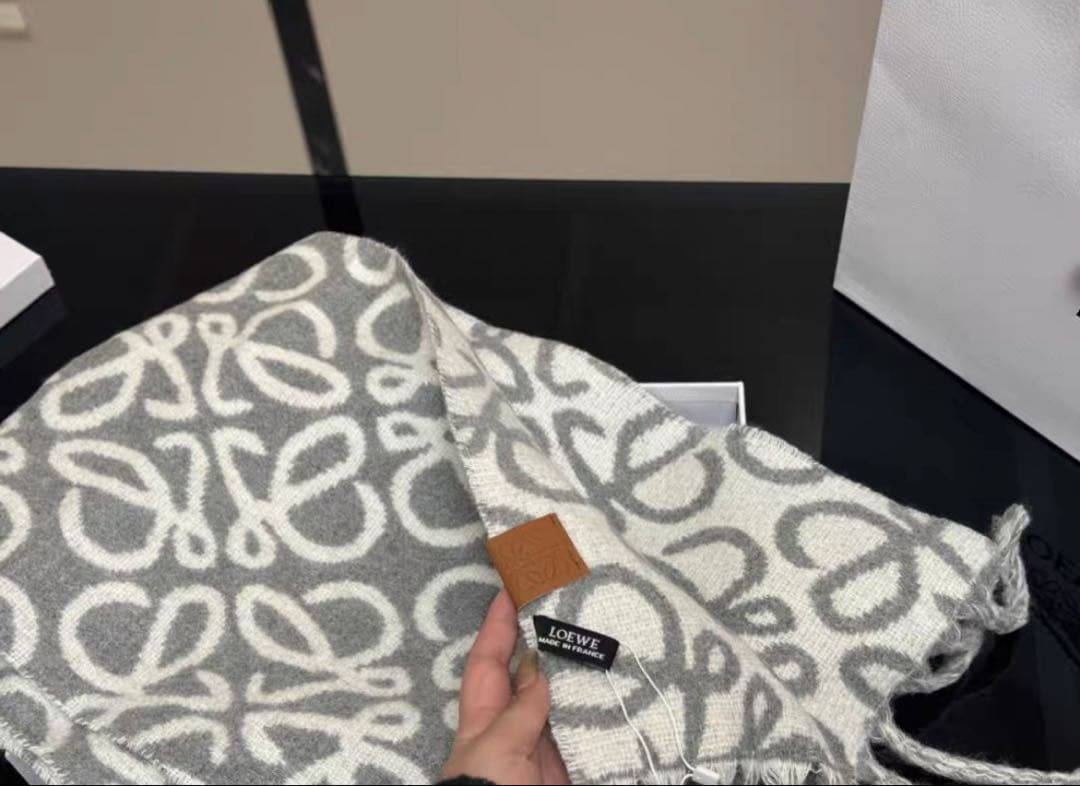 LOEWE ロエベ アナグラム マフラー グレー 180×30cm フリンジ付き