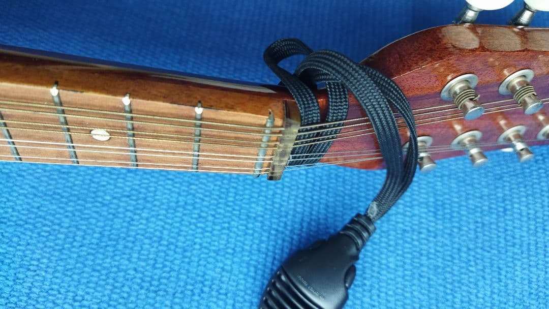 イタリア製の8弦マンドリン