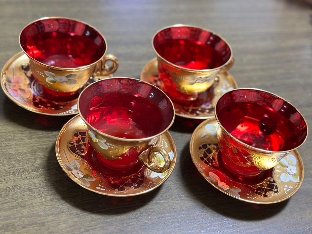 ベネチアングラス赤と金の花柄ティーセット