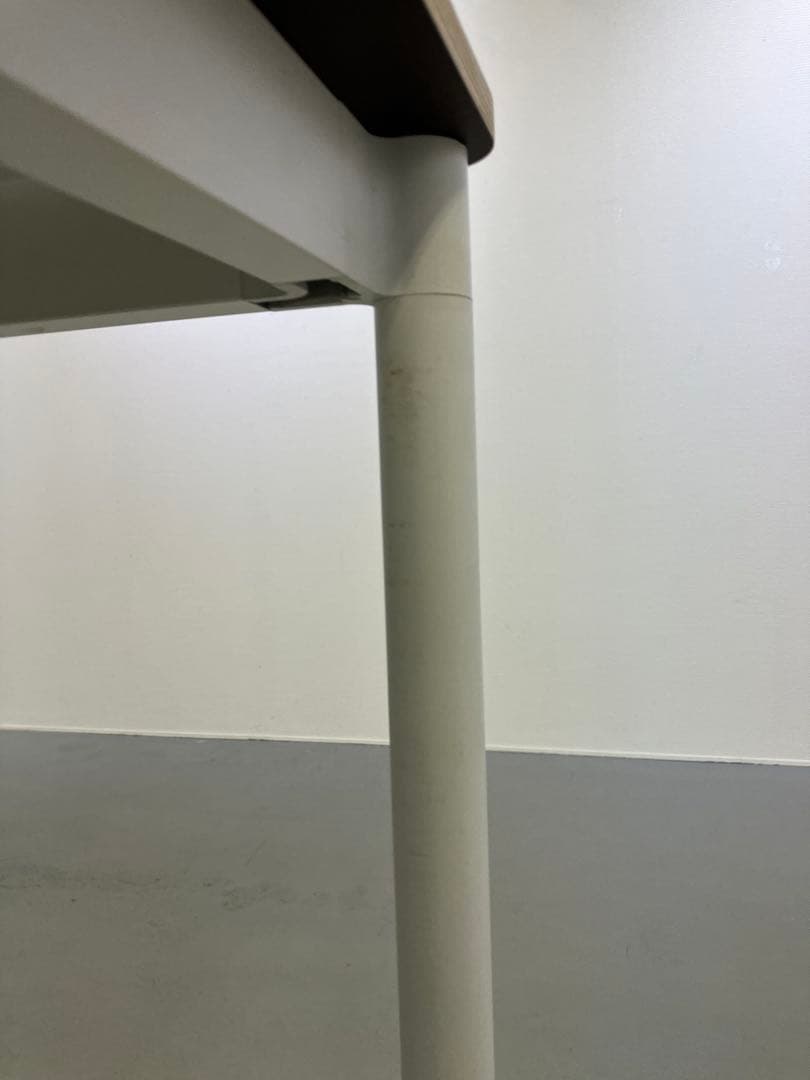 ダイニングテーブル Muuto Base Table