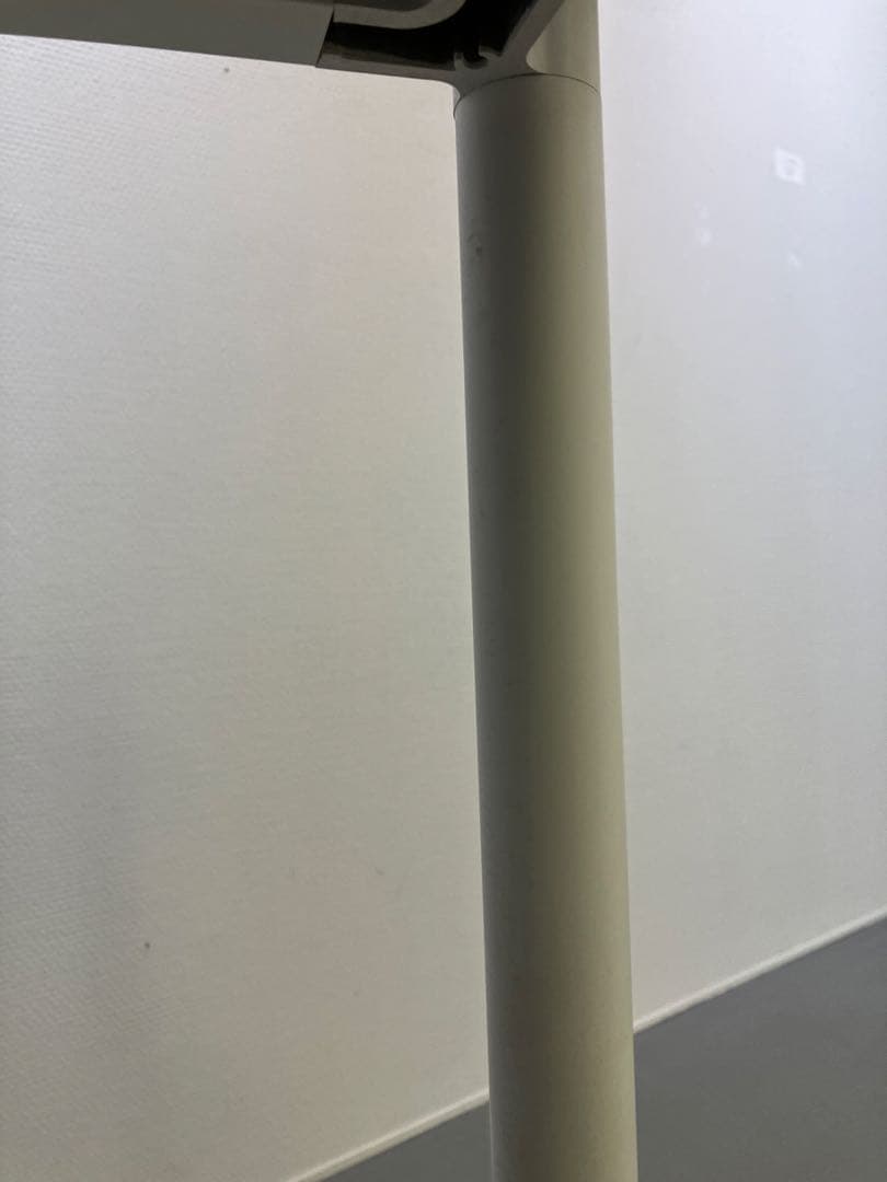 ダイニングテーブル Muuto Base Table