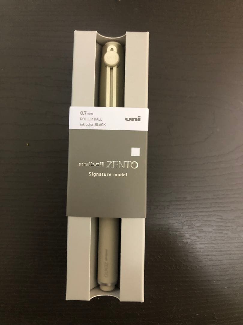 12月新発売！uniball ZENTO シグ二チャー0.7シャンパンゴールド - メルカリ
