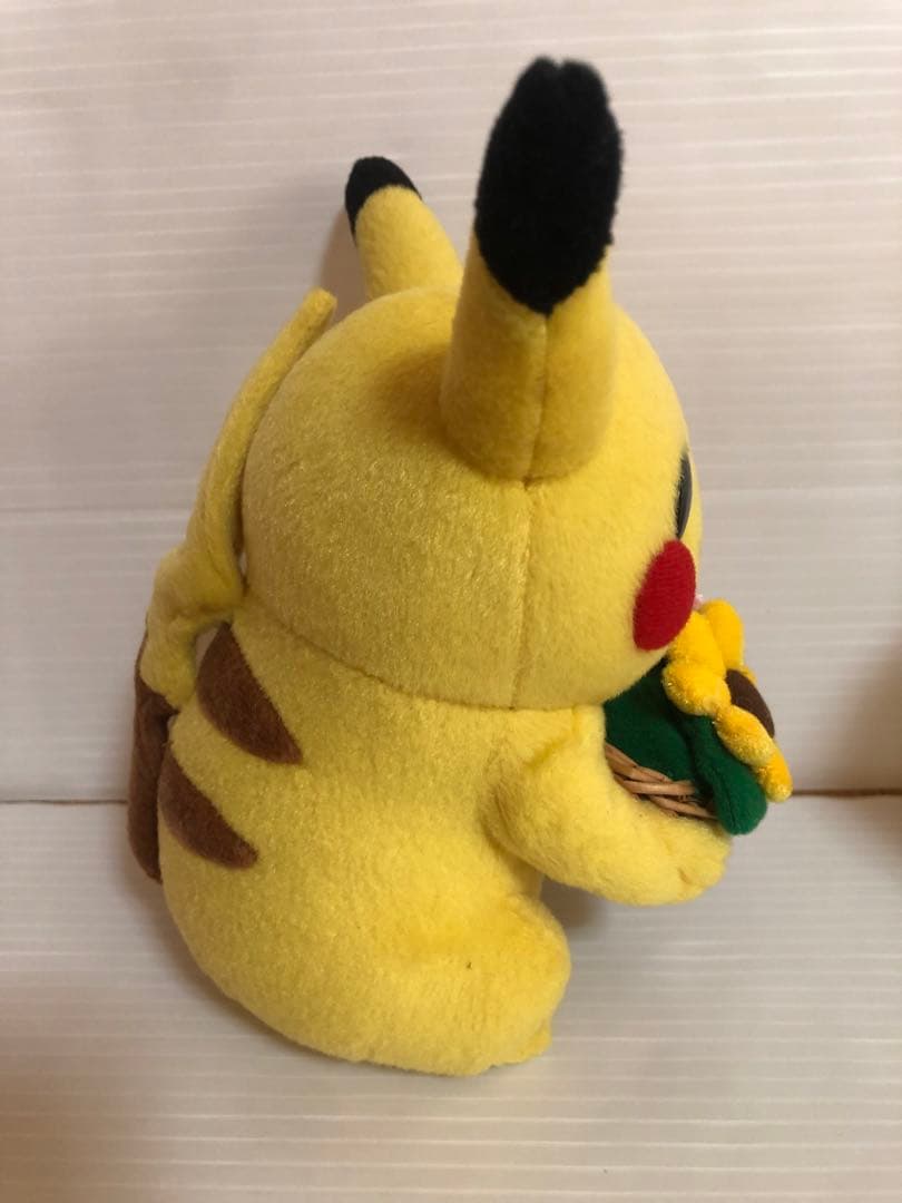 美品　ピカチュウ チコリータ とりかえっこぬいぐるみ ポケモンセンター