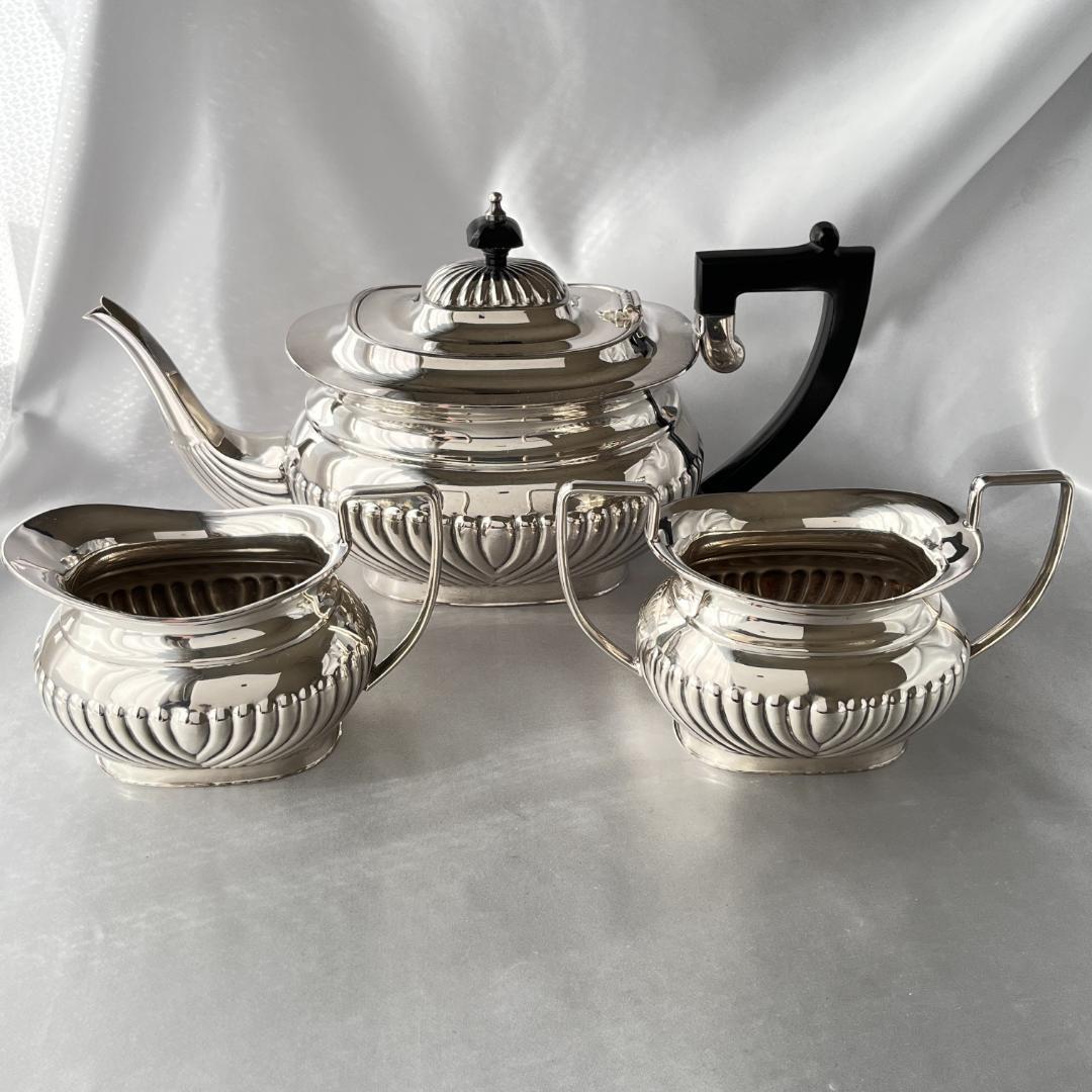 【J B Chatterley & Sons】 ハーフリブのティーセット 3点 J B Chatterley & Sons】 ハーフリブのティーセット 3点 J B