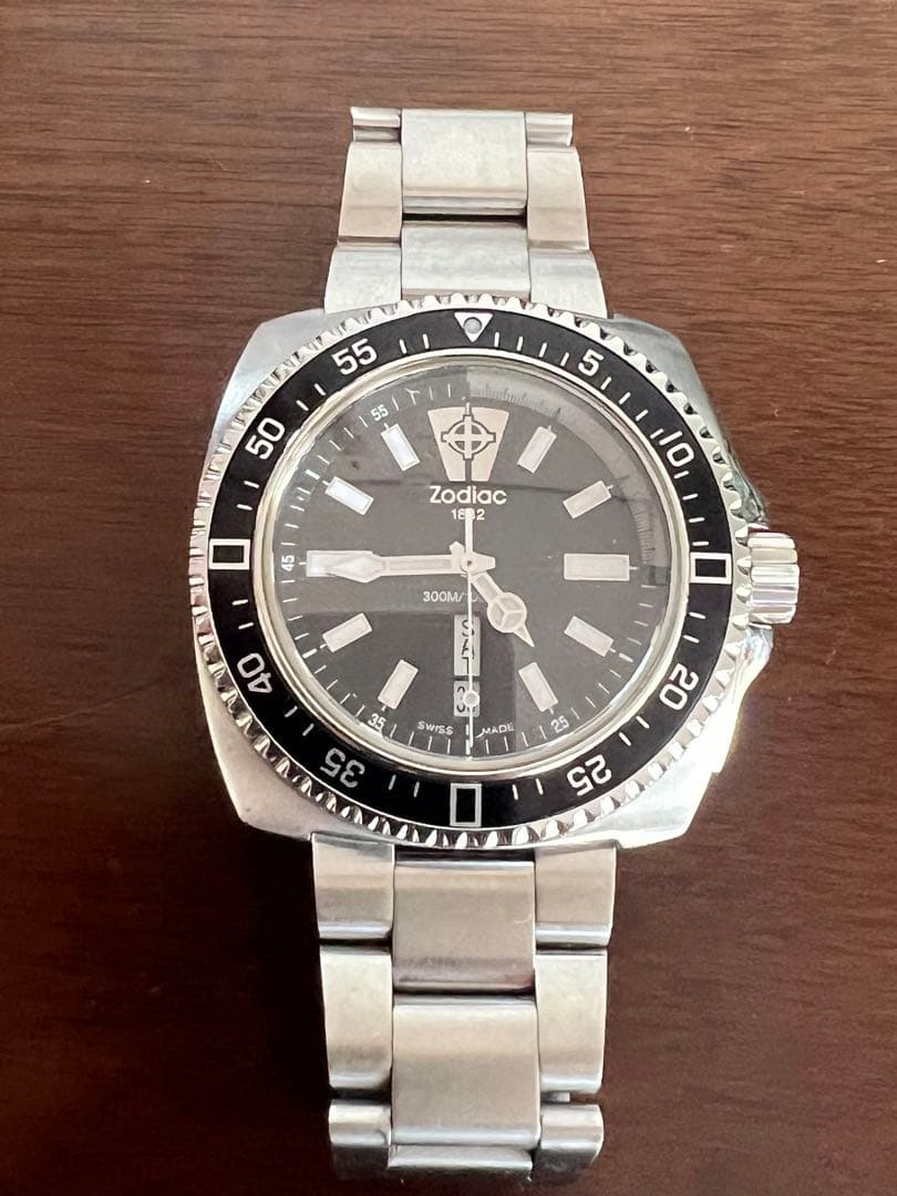 zodiac v-wolf ダイバー　黒文字盤　腕時計