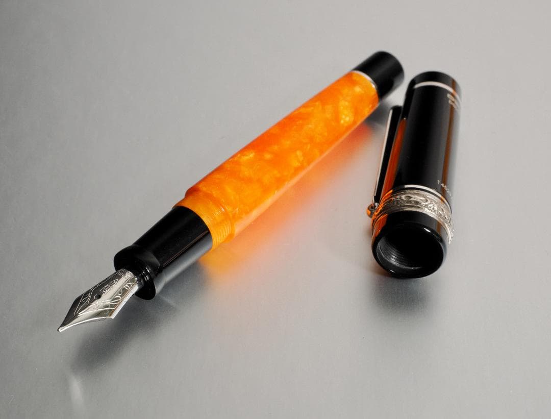 万年筆 旧デルタ ドルチェビータ（ピストンフィリング~吸入式