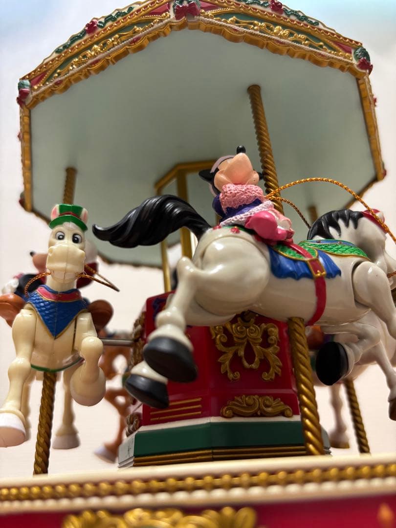レア　ミッキーホリデイゴーランド　ディズニー　クリスマス　美品　オルゴール50曲
