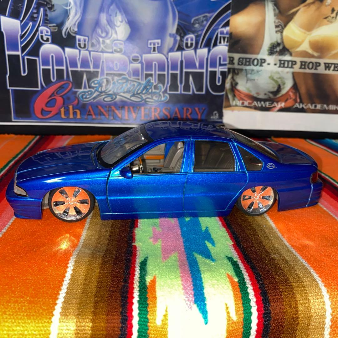 DUBシェビーインパラ ミニカー 1／24 色青