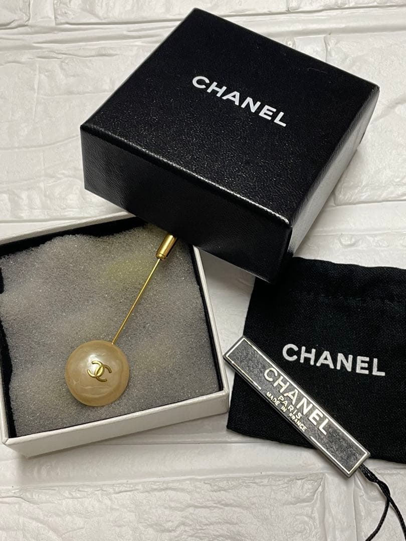 匿名配送】CHANELシャネル ブローチ ❤︎の通販はau PAY マーケット
