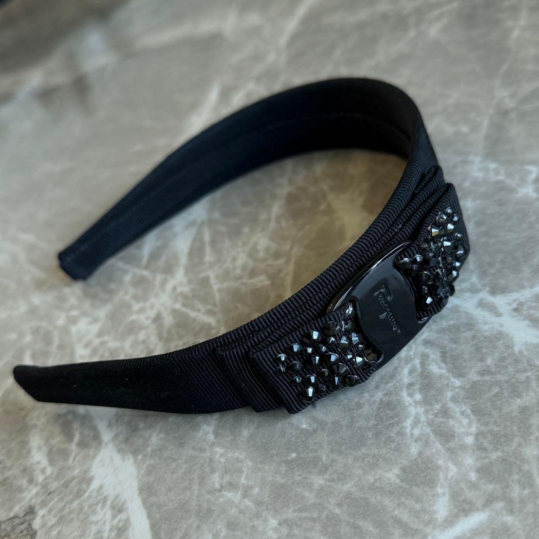 ◆サルヴァトーレ フェラガモ◆ブラック×ブラックビジュー　カチューシャ