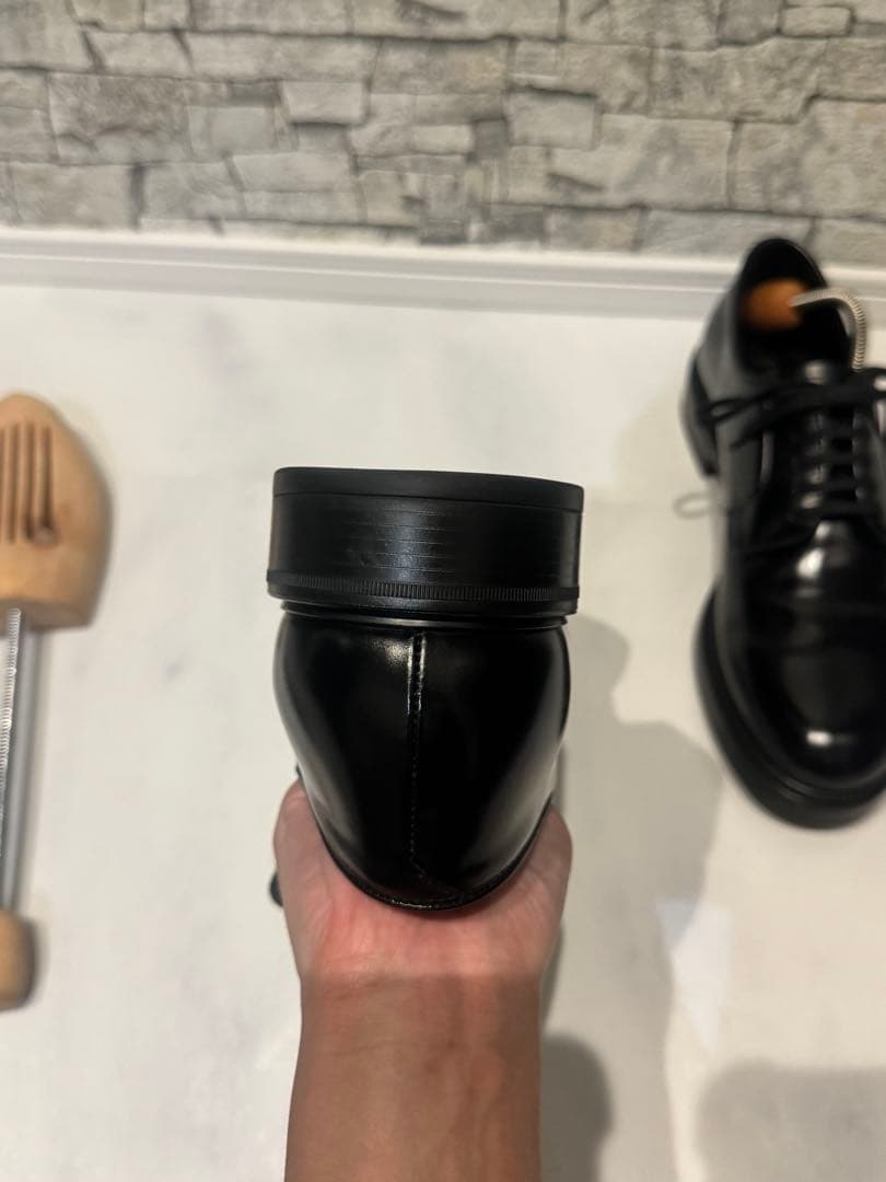 プラダ　アーモンドトゥ　ダービーシューズ