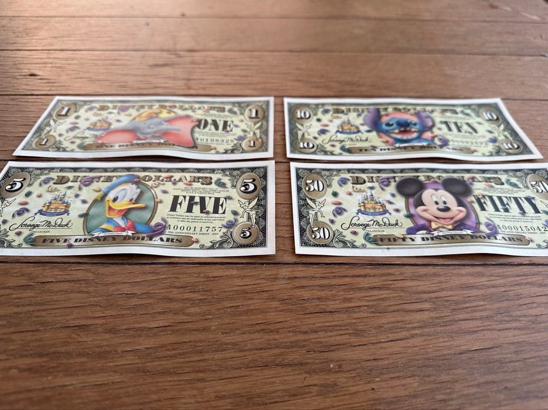 ディズニーダラー　カリフォルニア50周年記念紙幣4枚セット　5ドル札×2枚