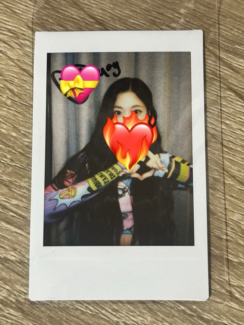 tripleS Nien ニエン サイン入り ポラロイド チェキ サイン会 - メルカリ