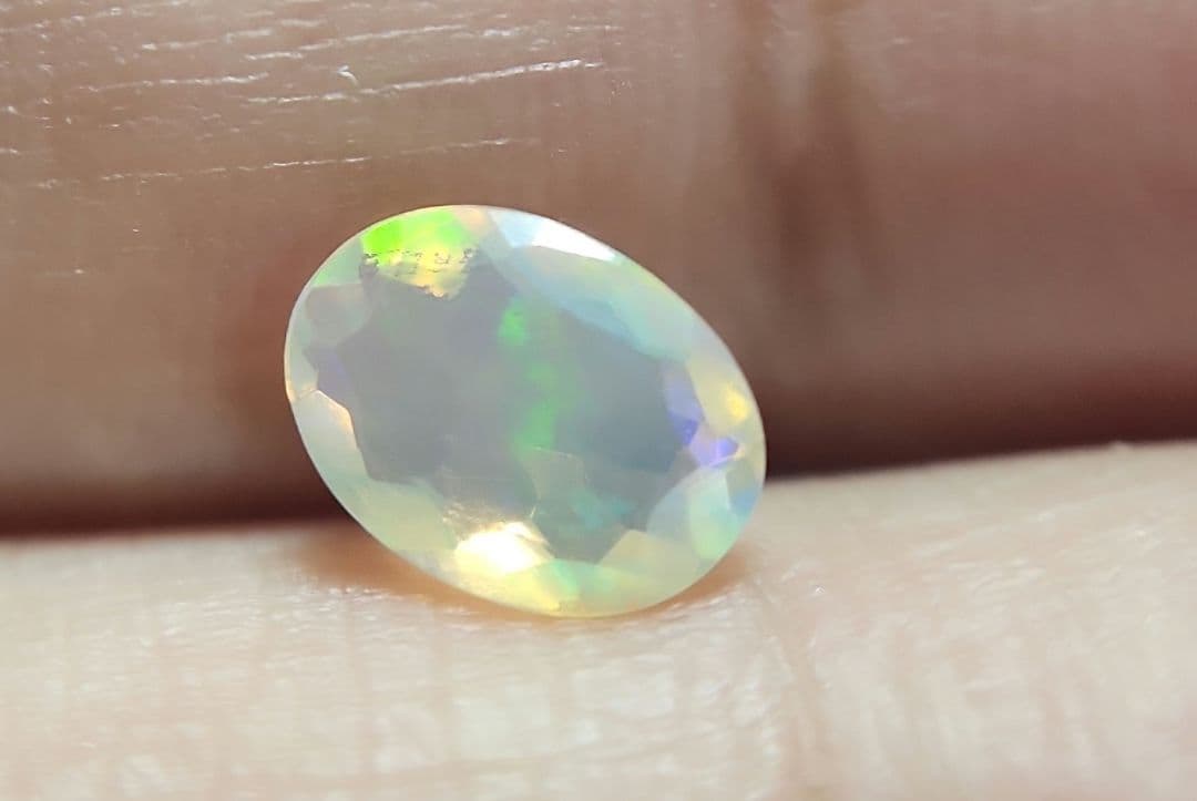 天然オパール ルース 0.636ct