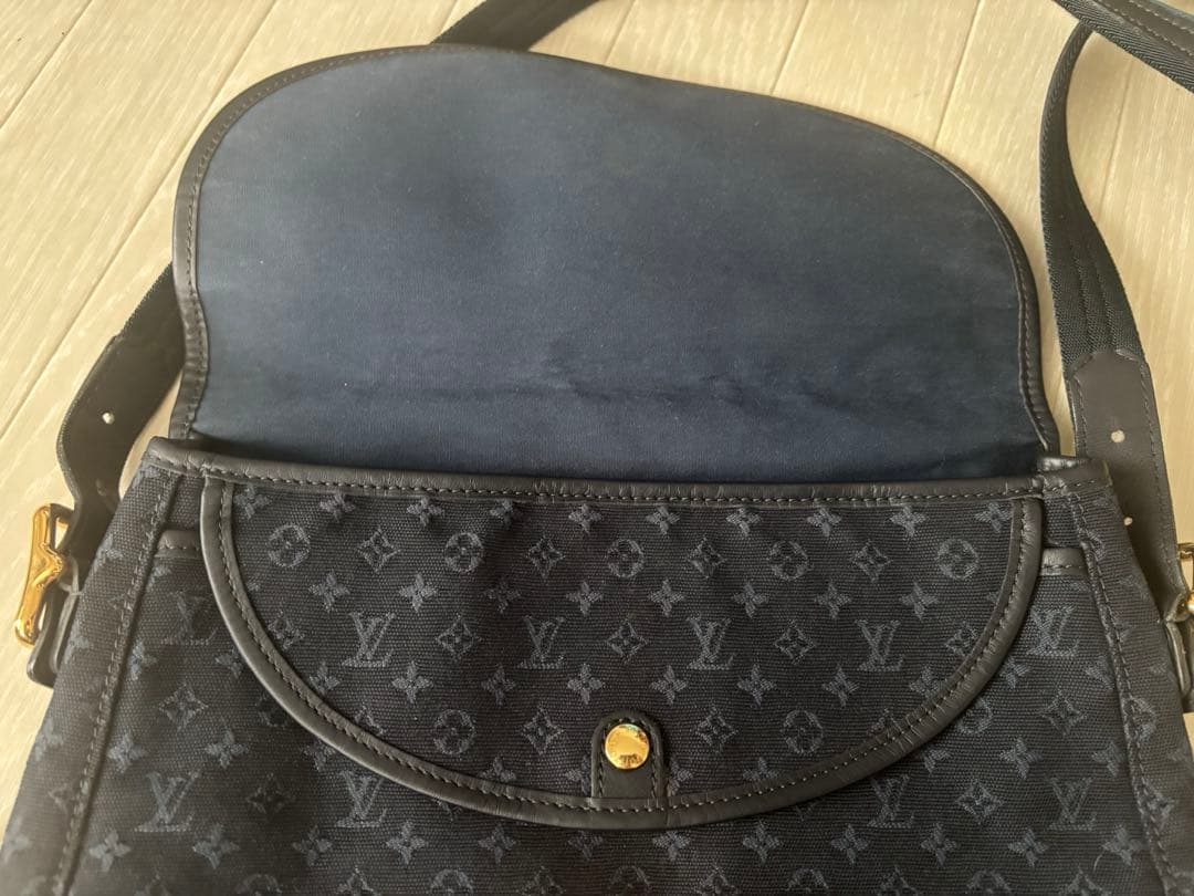Louis Vuitton 紺ショルダーバッグ