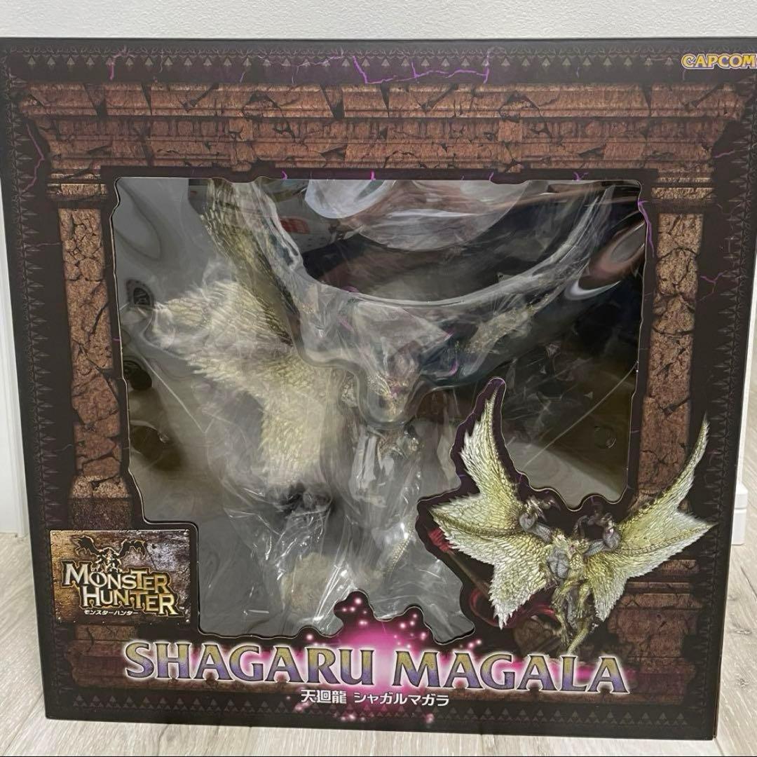 新品未開封】CFB クリエイターズモデル 天廻龍シャガルマガラ フィギュア