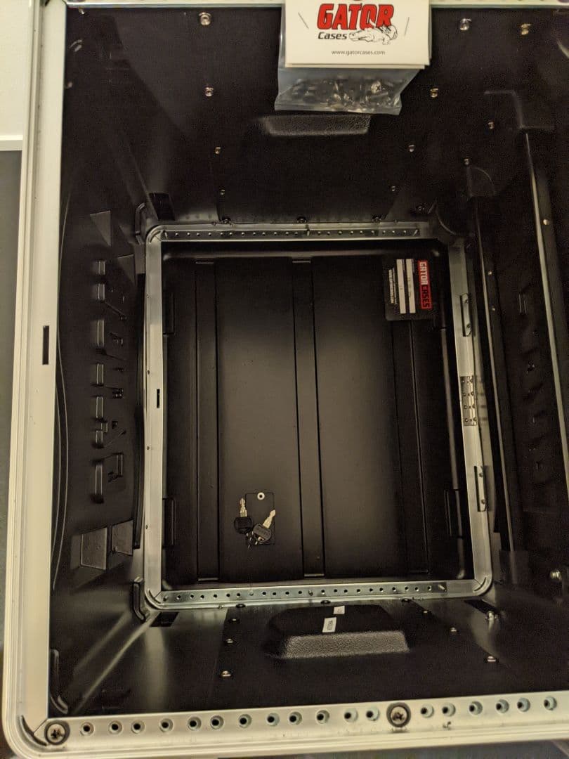 GATOR ゲーター ラックケース 軽量PE製 8U GRR-8L 新品