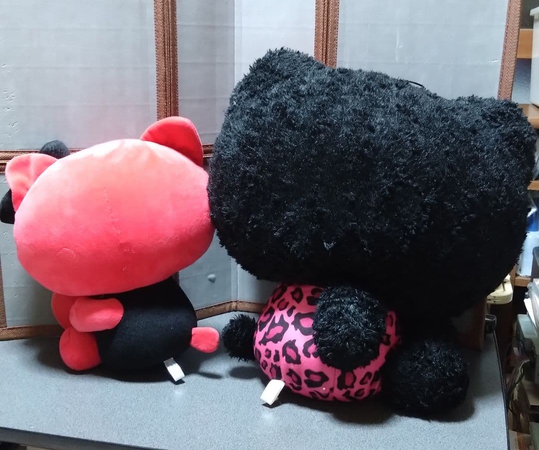 サンリオ ハローキティ ぬいぐるみ/2体セット/赤キティ＆黒キティ