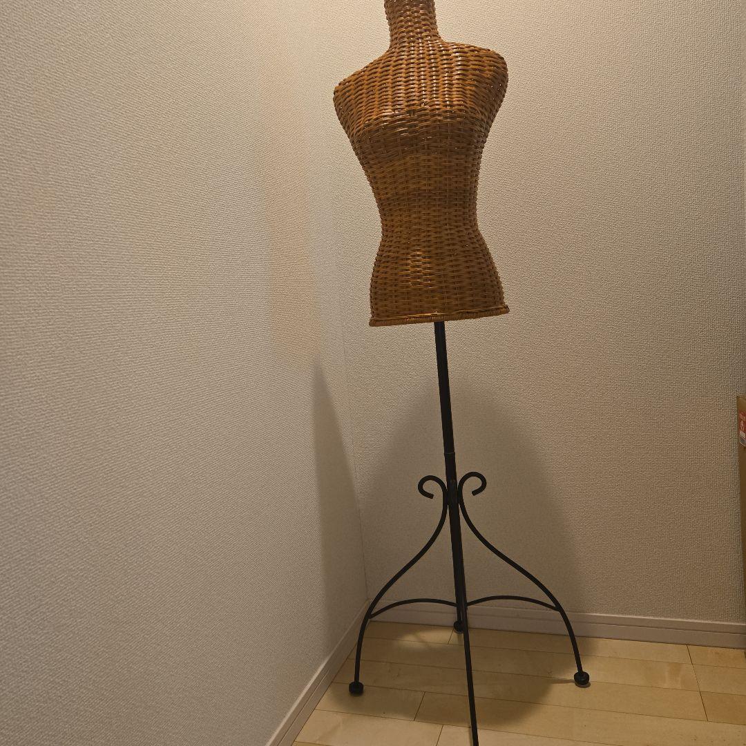 ラタン製トルソー マネキン ボディ 婦人用ラタントルソーの通販はau