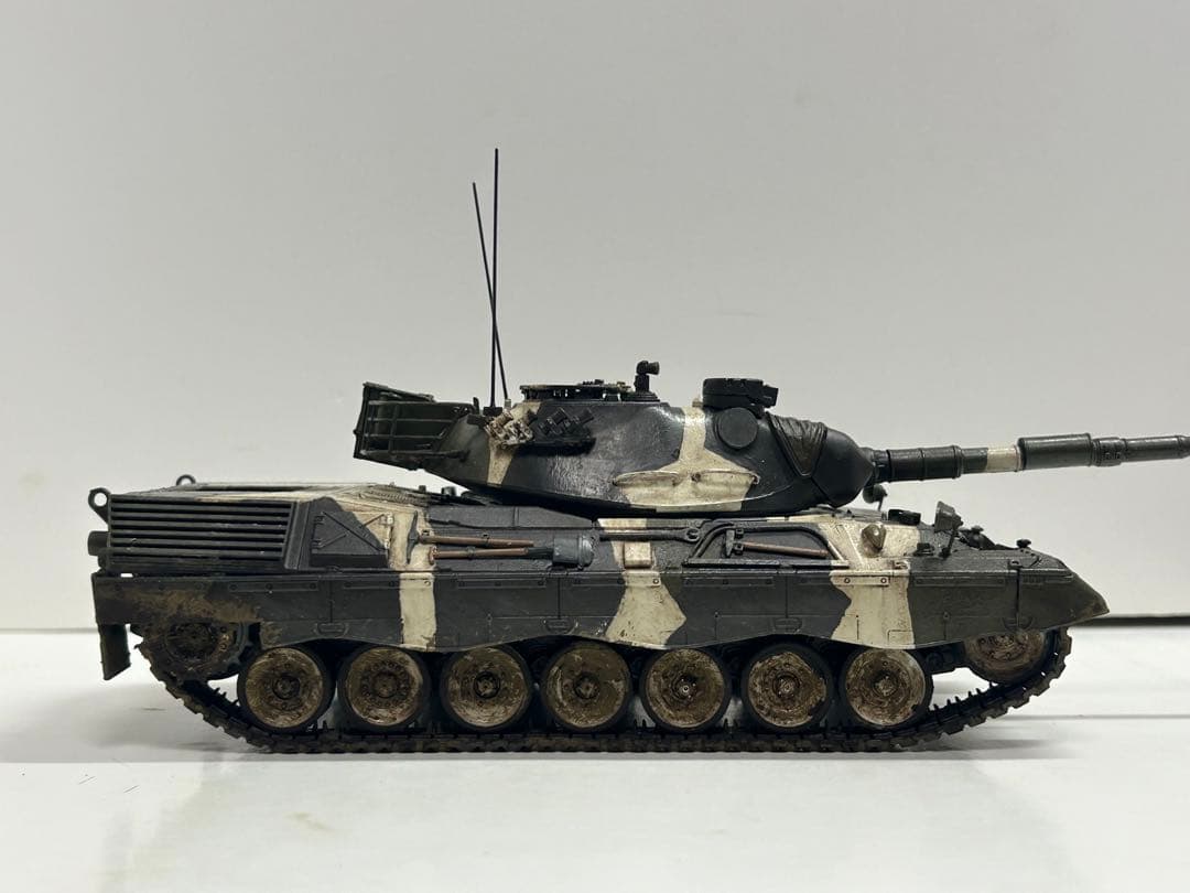 レベル 1/35 レオパルド1A5 完成品 戦車 プラモデル ノルウェー