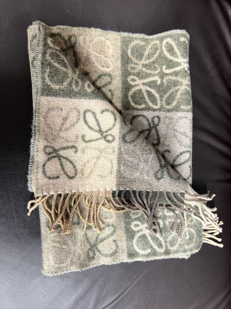 値下　ロエベ チェッカーボード スカーフ　LOEWE カシミヤ　美品　マフラー LOEWE（ロエベ） チェッカーボード スカーフ マフラー LELF810487X17