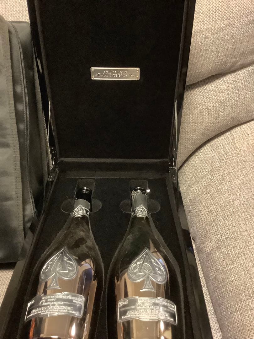 アルマンド・ブランド・ノワール（アルマンドブラック）空瓶