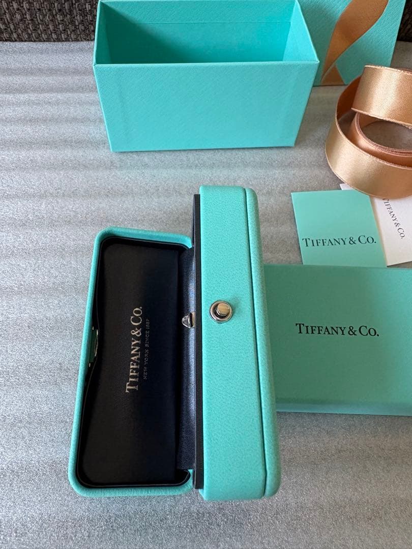現行品 新品未使用ティファニーピアス 空箱 ケース ミニサイズ