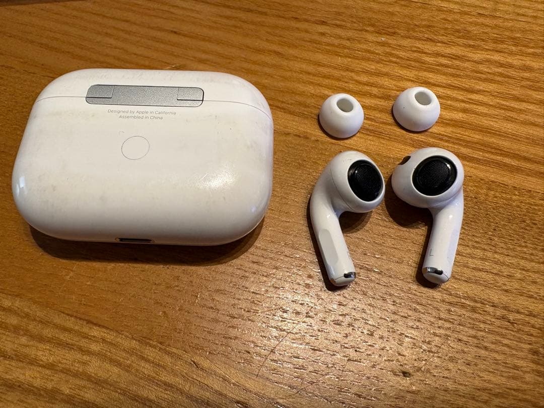頬頬さん専用 AirPods Pro 第1世代 小傷あり iFace付